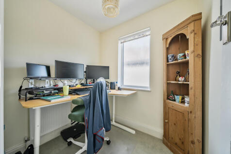 Bedroom/Study