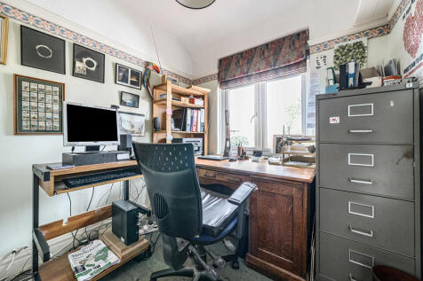 Bedroom/Study