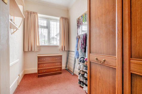 Bedroom/Dressing Room