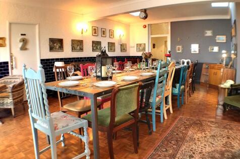 Dining Room e.JPG