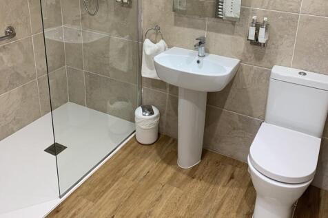 Guest Ensuite e.jpeg