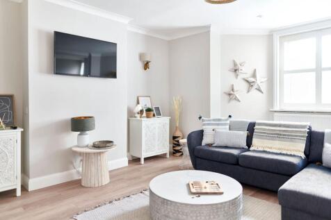 THE_BEACH_HOUSE_second sitting room.jpg