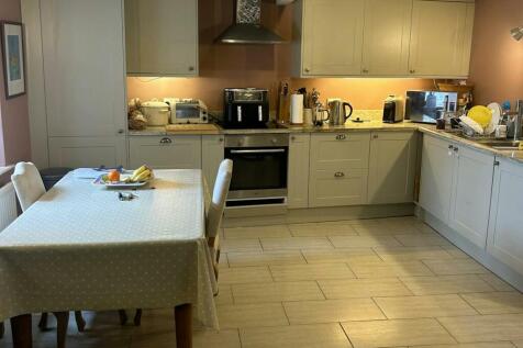 Owners Kitchen e.jpg