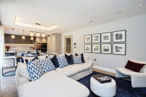 Kitchen Diner Family