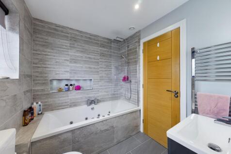 Jack &amp; Jill Bathroom