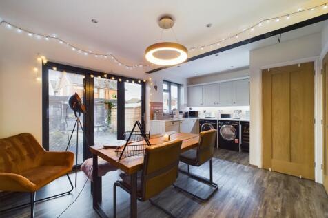 Dining/Kitchen