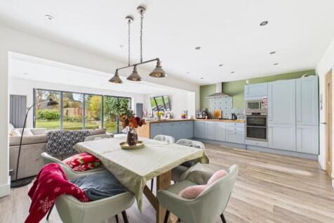 Kitchen / Living