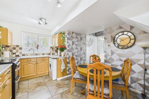 Kitchen / dining