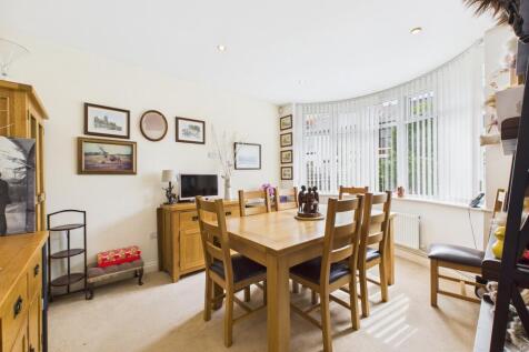 Bedroom/Dining Room