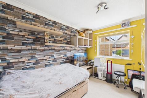 CAM02871G0-PR0620-STILL002