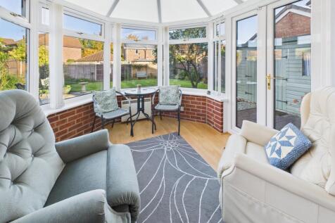 CAM02871G0-PR0634-STILL008