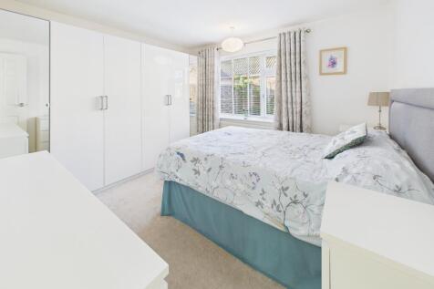 CAM02871G0-PR0634-STILL017