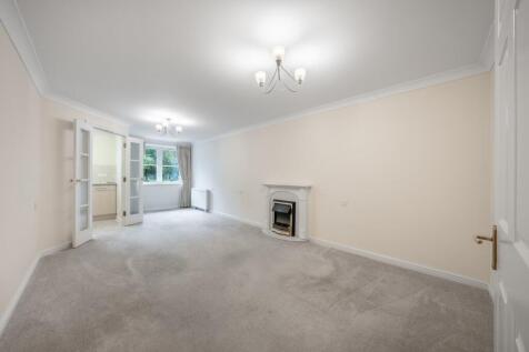 Living Room / Dining Room 