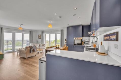 Open Plan Kitchen / Living Room 