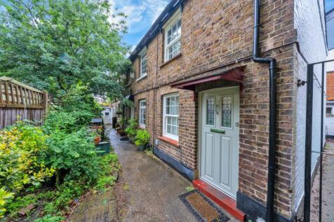 Entrance to Bedford Cottages