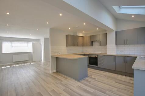 KITCHEN DINING AREA