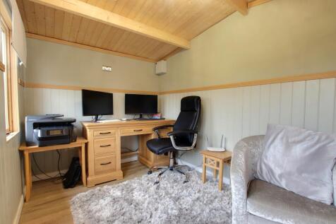 SUMMER HOUSE/OFFICE