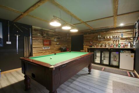 SUMMER HOUSE