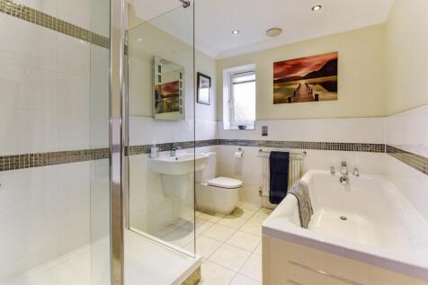 EN-SUITE TO BEDROOM ONE
