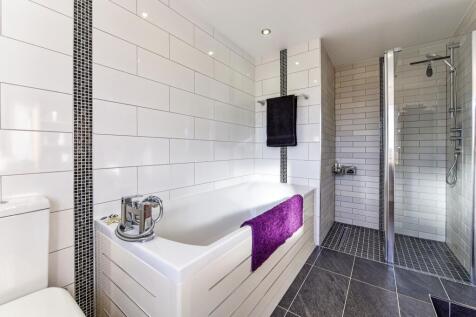 EN-SUITE TO BEDROOM TWO