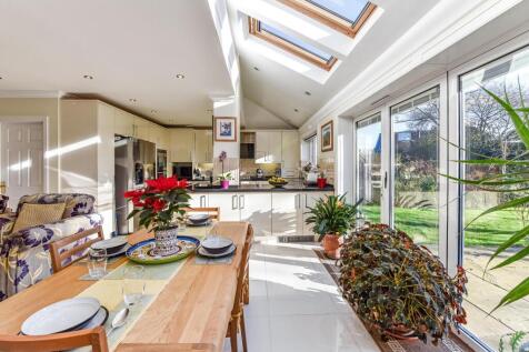 KITCHEN/DINER/FAMILY ROOM
