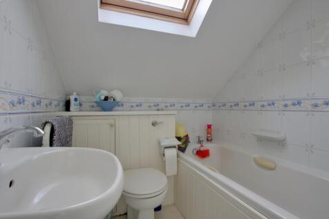 EN SUITE BATHROOM