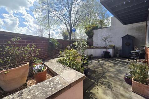 COURTYARD GARDEN