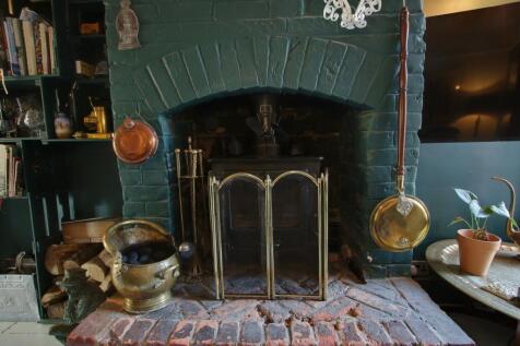FIREPLACE IN SITTING ROOM