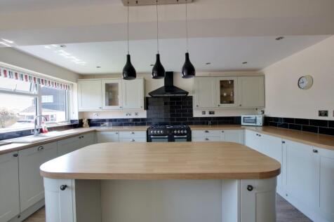 KITCHEN BREAKFAST ROOM