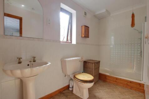 ENSUITE-BEDROOM FOUR