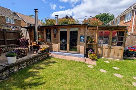SUMMER HOUSE