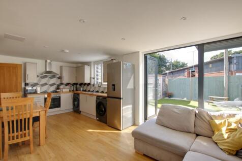 LIVING ROOM / KITCHEN