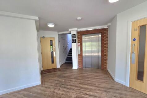 COMMUNAL ENTRANCE &amp; LIFT