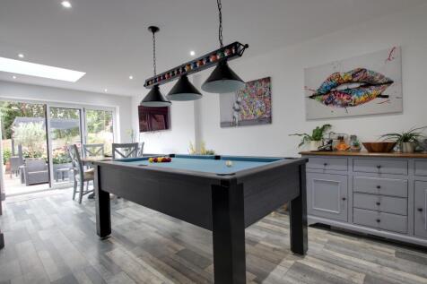 DINING/LIVING AREA