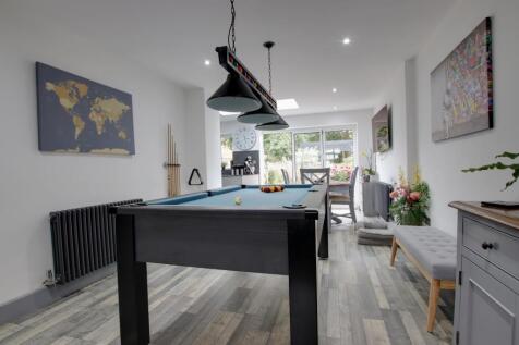 DINING/LIVING AREA