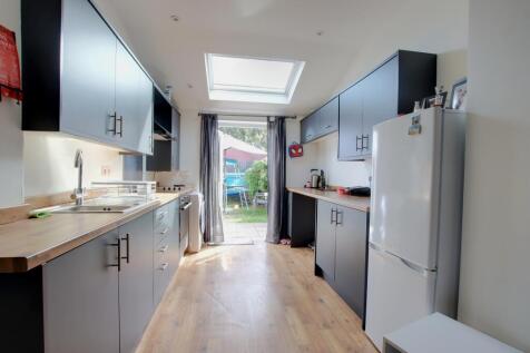 FLAT ONE-KITCHEN