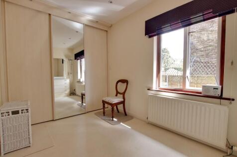 DRESSING ROOM