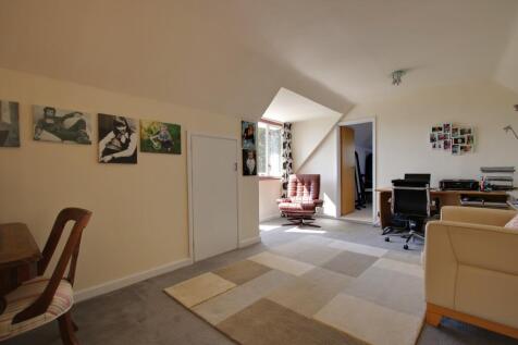 LANDING/STUDY/SITTING ROOM