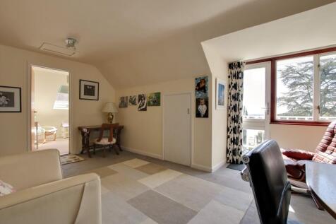 LANDING/STUDY/SITTING ROOM