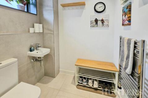 pbox-bathroom-327063.jpg
