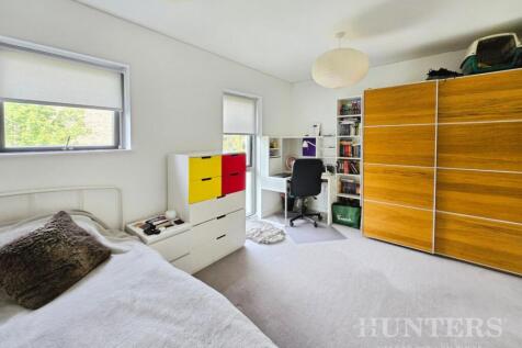 pbox-bedroom-327063.jpg