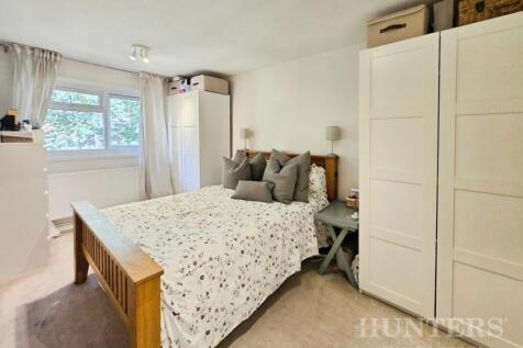 pbox-bedroom-335042.jpg