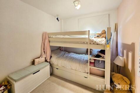 pbox-bedroom-335042.jpg