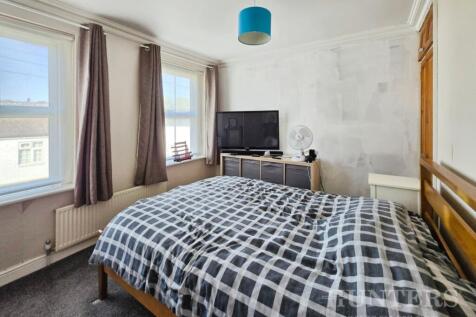 pbox-bedroom-343207.jpg