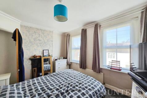 pbox-bedroom-343207.jpg