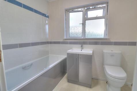 Corinthian Road 39 Bath (Custom).jpg