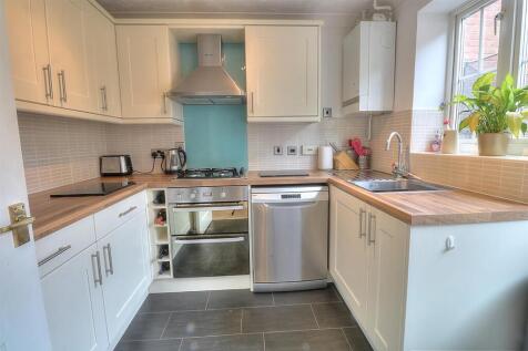 Hemlock Way 12 KItch (Custom).jpg