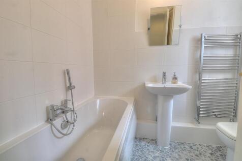 Hemlock Way 12 Bath (Custom).jpg