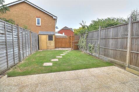 Tolefrey Gardens 18 Rear Gdn (Custom).jpg