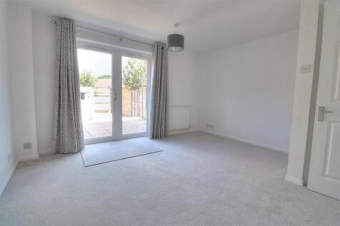Tristram Close 31 Sitting Dining 1.jpg